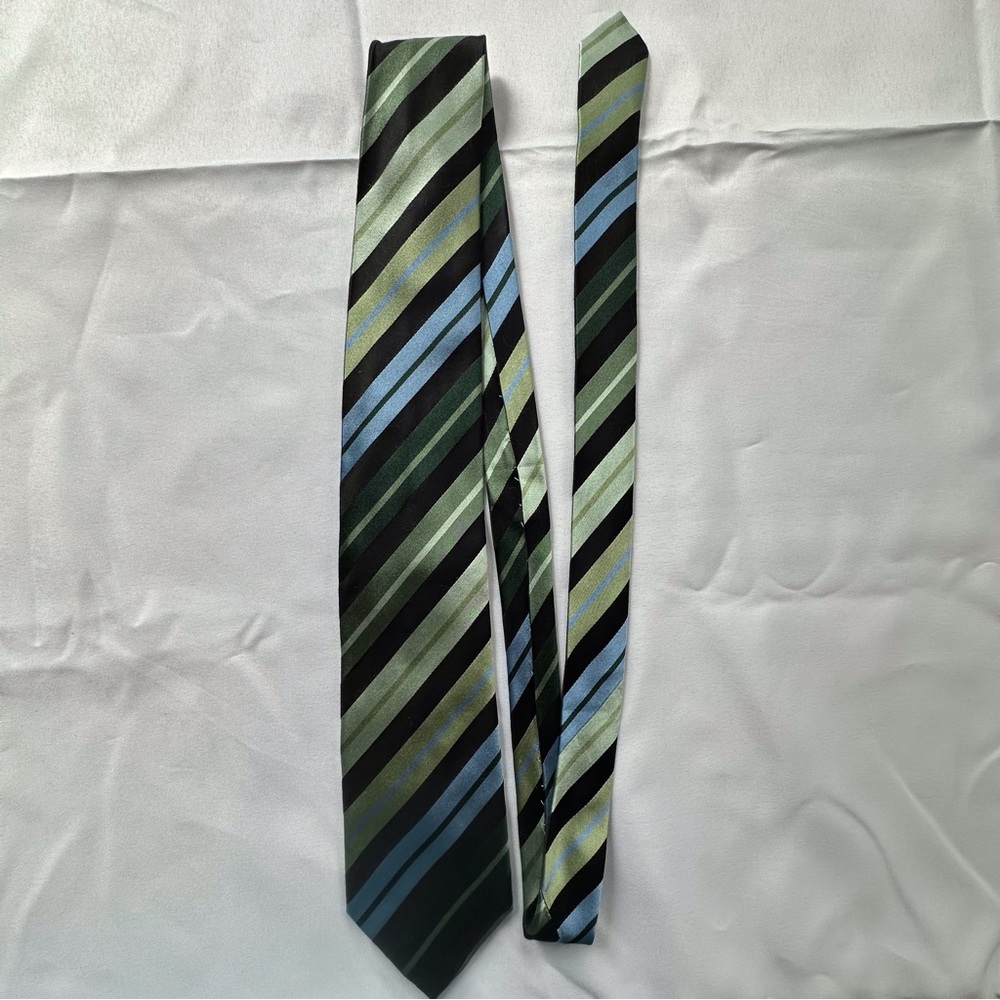 BCBG Attitude‎ blue green black striped men’s necktie 100% silk
